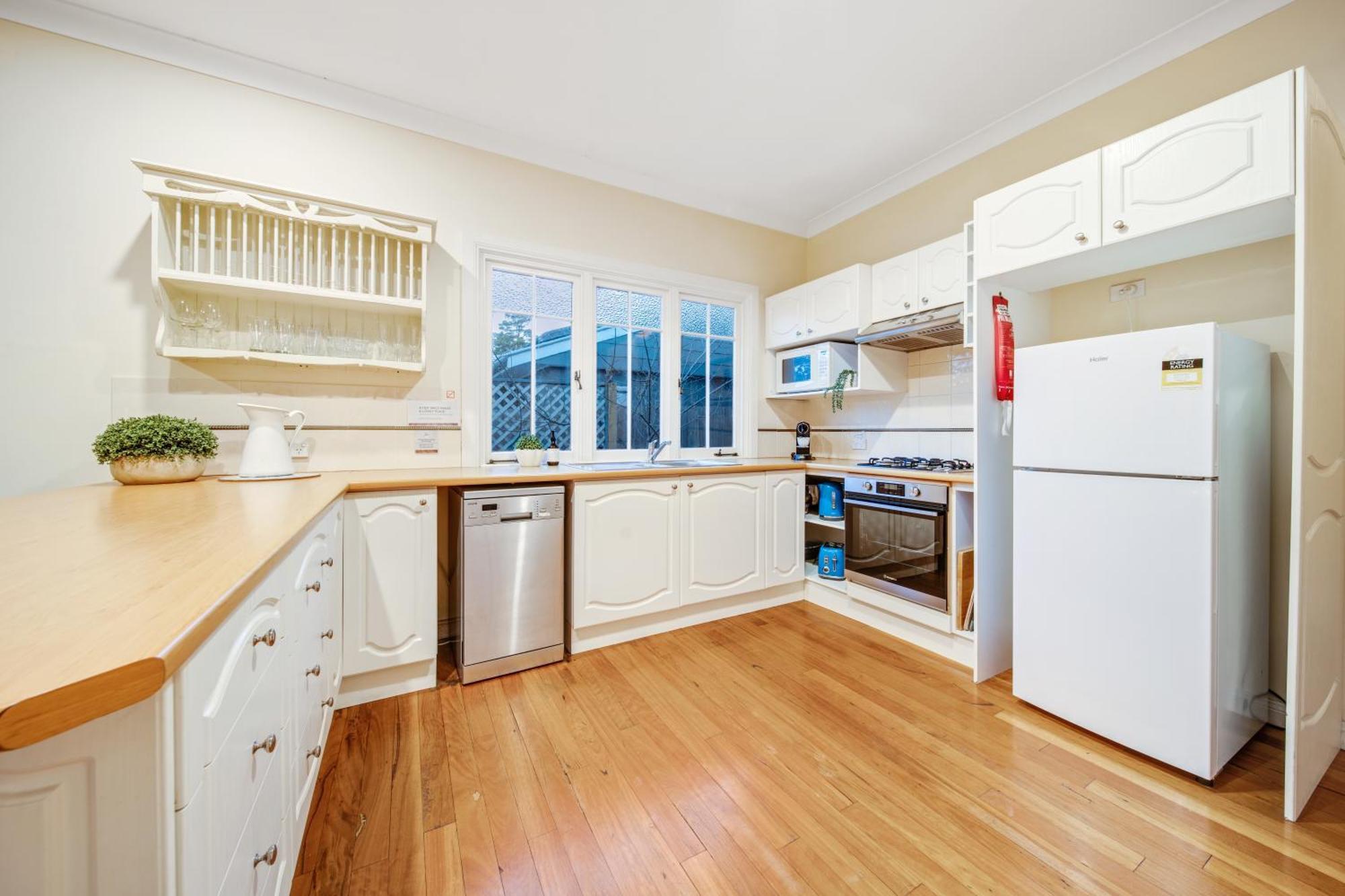 Whispering Pines Cottages Уентуърт Фолс Стая снимка