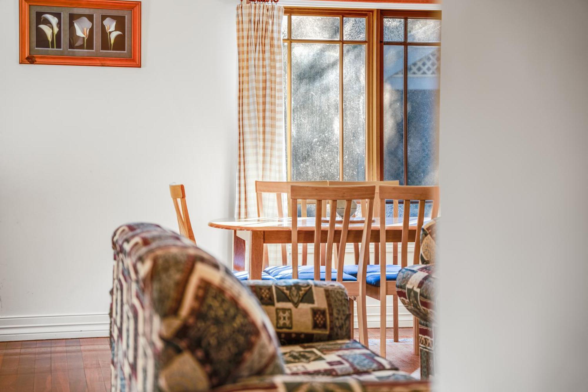 Whispering Pines Cottages Уентуърт Фолс Стая снимка