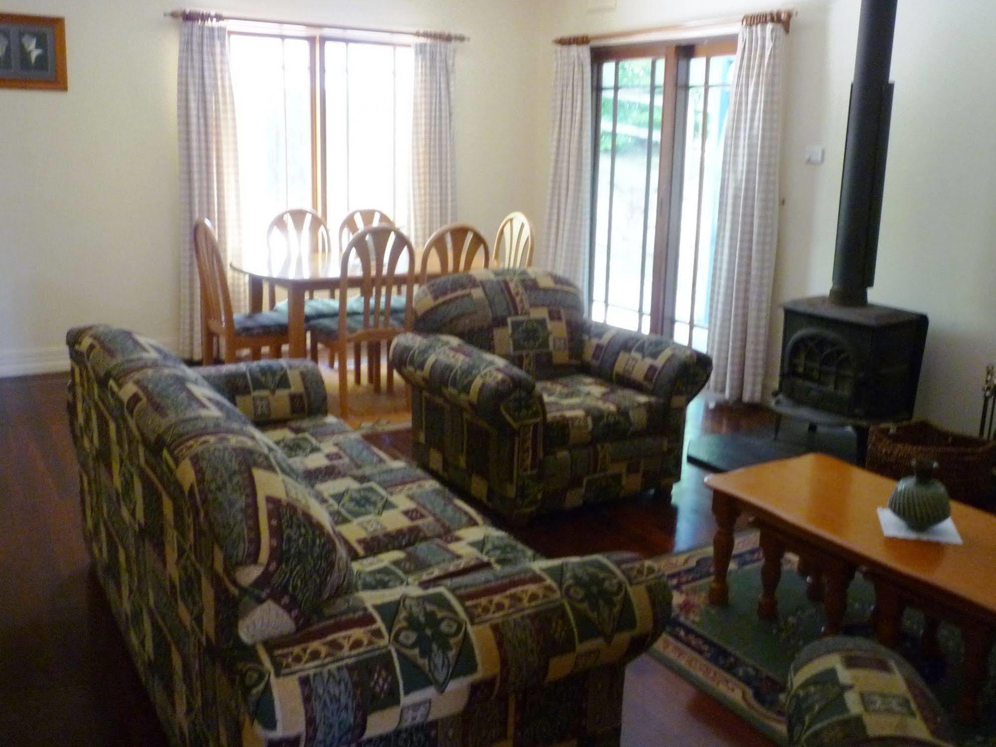 Whispering Pines Cottages Уентуърт Фолс Екстериор снимка